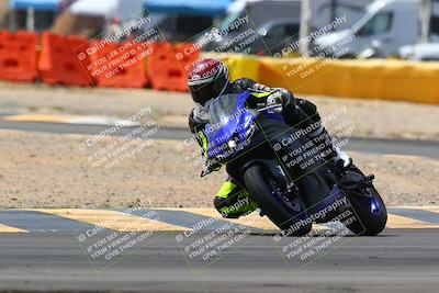 media/Apr-10-2022-SoCal Trackdays (Sun) [[f104b12566]]/Turn 2 (1135am)/